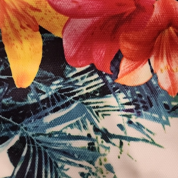 Cut Out Floral Tropical Dress - Picture 7 of 7